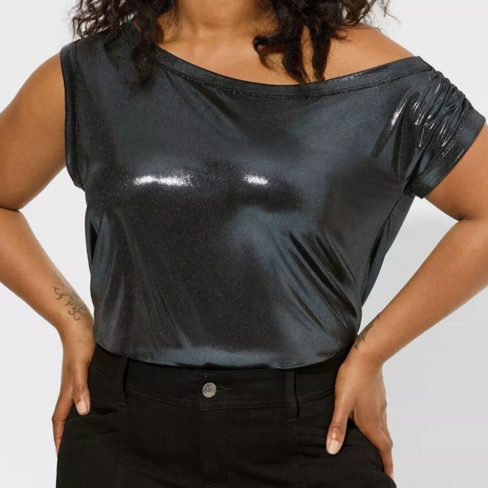 NWT Torrid | Liquid Black Blouse
